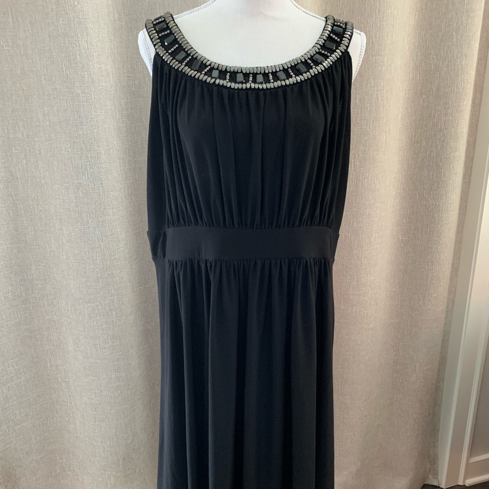 Black dress with gorgeous detail collar